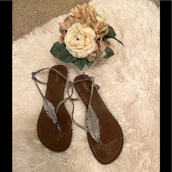 carlos santana feather sandals